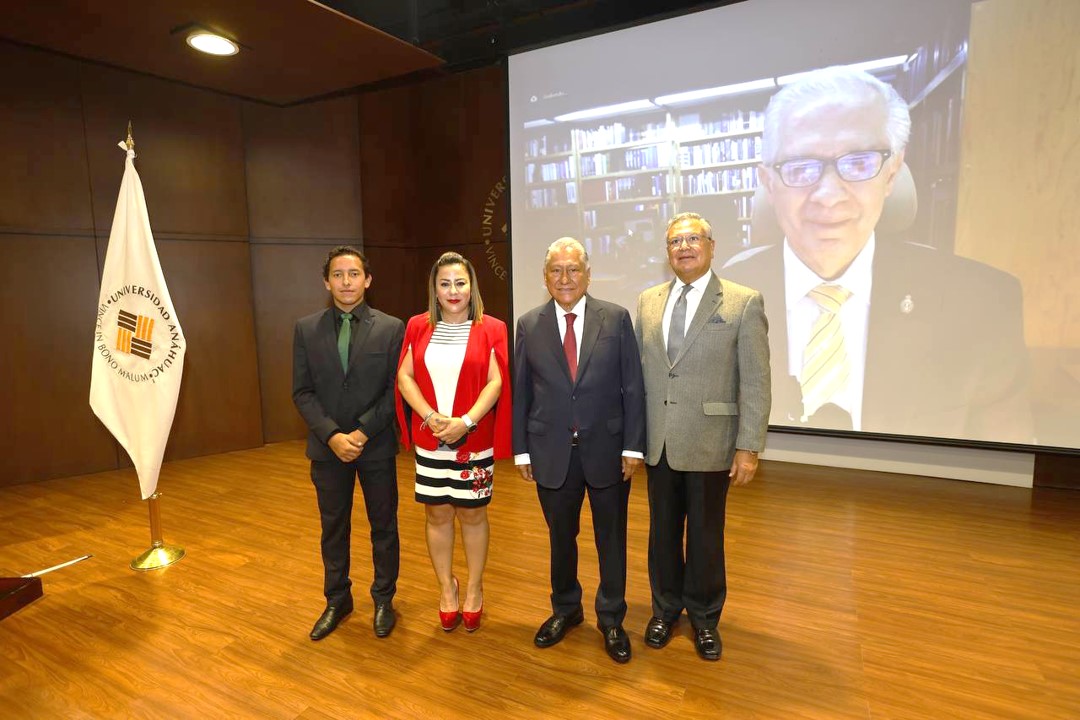 Comunidad de la Anáhuac Puebla comparte con el Embajador Melquiades